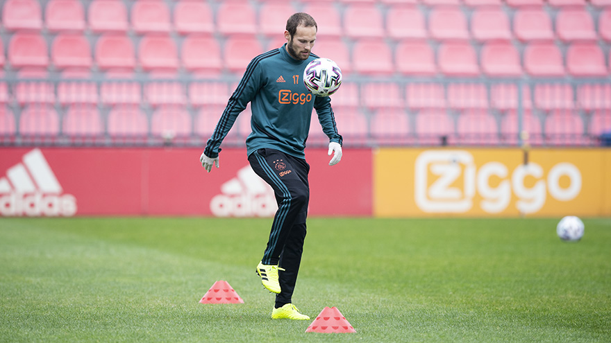 fotos-ajacieden-hervatten-training-in-drietallen-4