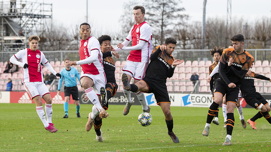 liveblog-ajax-valencia-reacties-na-pijnlijke-uitschakeling-67