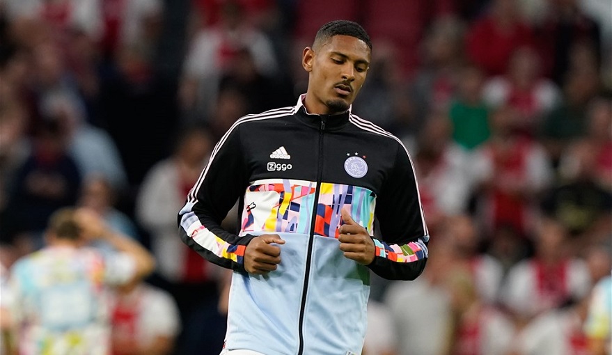 Ajax feliciteert Amsterdam Pride met 25-jarig jubileum