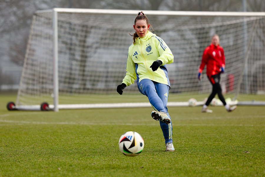 Training Ajax Vrouwen 3