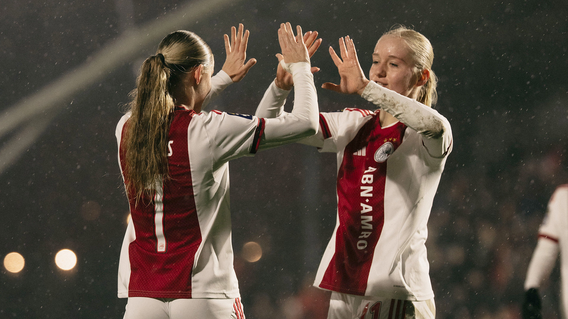 Ajax Vrouwen Header 1920