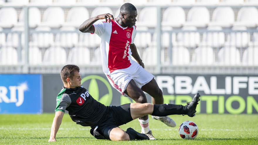 de-toekomst-o19-bijt-zich-stuk-op-fc-groningen-o16-ruim-langs-volendam-5