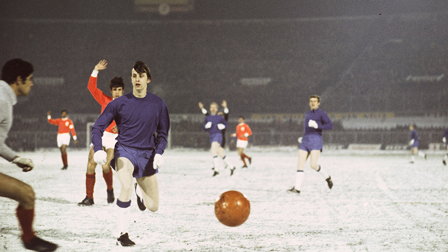 LB 690212 Ajax Benfica 1 3 Cruijff In De Sneeuw