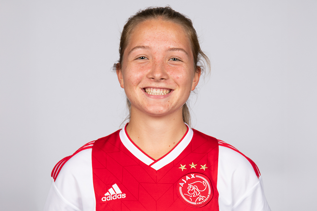 Jonna Van De Velde100 27