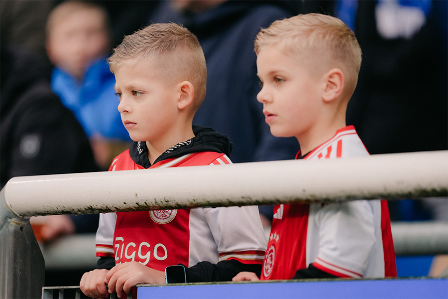 Ajax Fans900