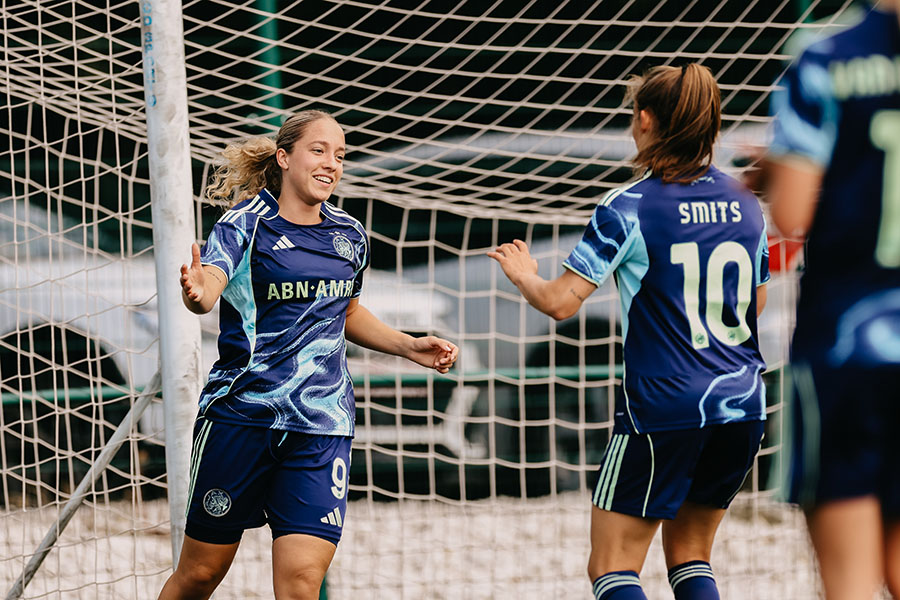 Ajax Vrouwen Leuven 6