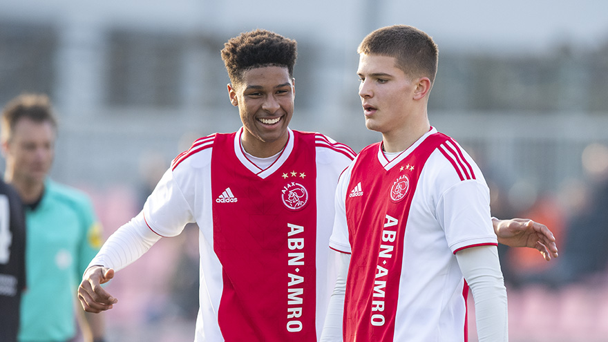 toekomst-alert-ruime-zege-in-klassieker-en-winst-voor-ajax-o19--5