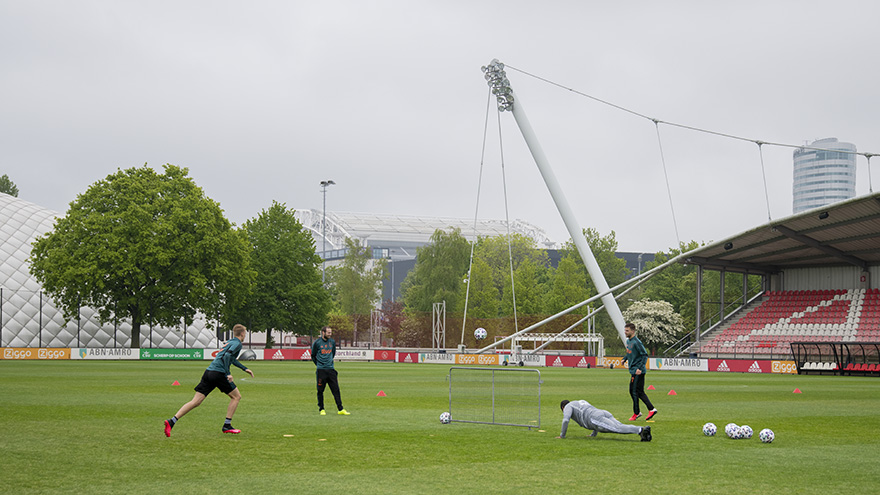 fotos-ajacieden-hervatten-training-in-drietallen-13