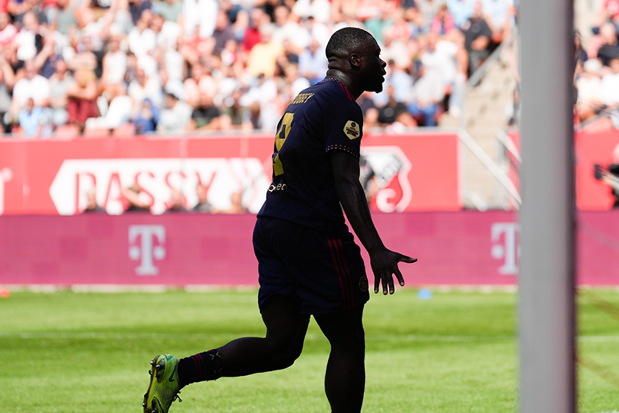 Brobbey Goal 900 (1)