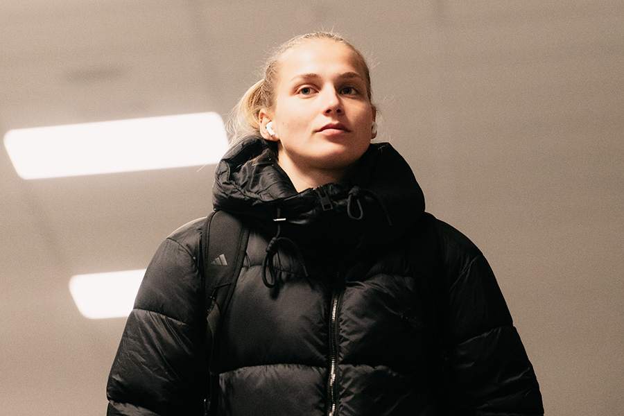 Ajax Vrouwen Aankomst 2