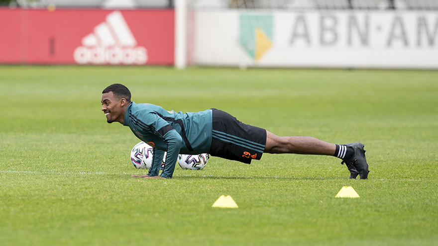 fotos-nu-ook-de-andere-helft-van-de-selectie-in-beeld-9