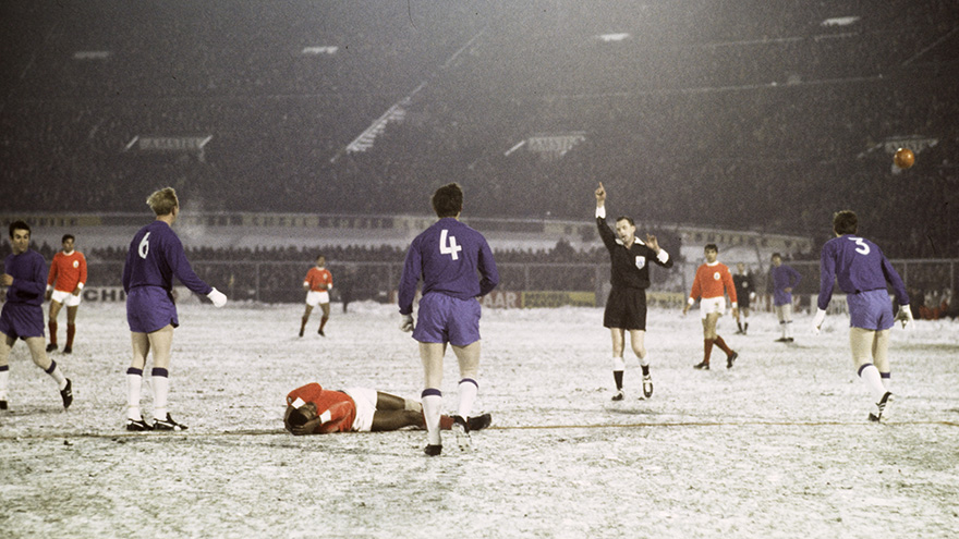 Benfica 6869 Scheidsrechter 880