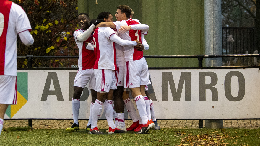 toekomst-alert-miraculeuze-comeback-ajax-o19--4