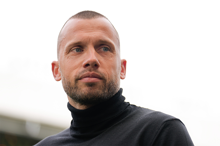 Heitingainterviewpsvuit900