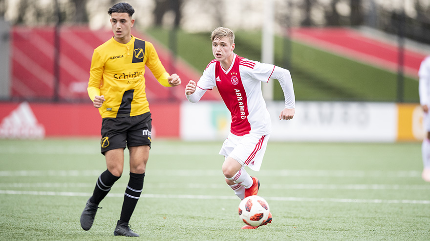 toekomst-alert-miraculeuze-comeback-ajax-o19--13