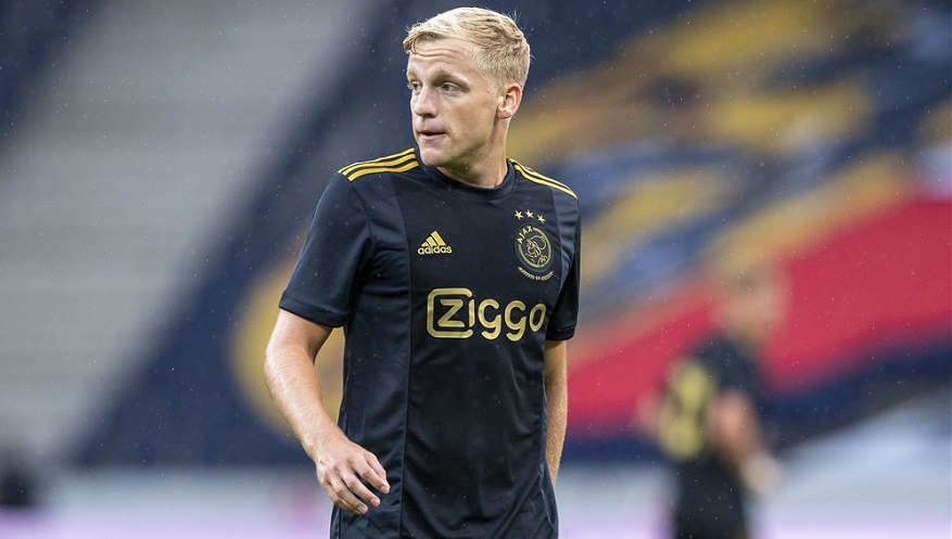 Donny van de Beek maakte in de tweede helft de 1-3.