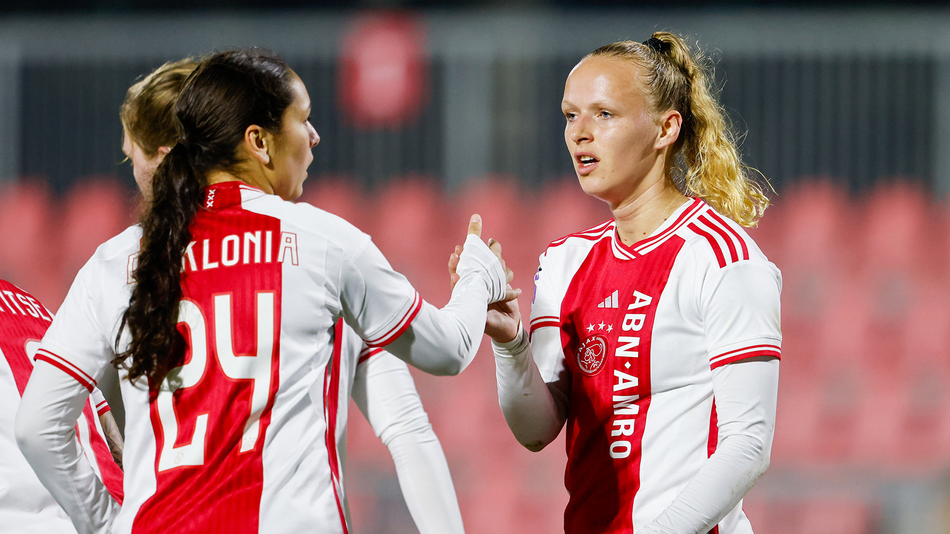 Ajax Vrouwen In De Tweede Helft Naar Uitzege Op FC Utrecht Ajax Vrouwen In De Tweede Helft Naar Uitzege Op FC Utrecht