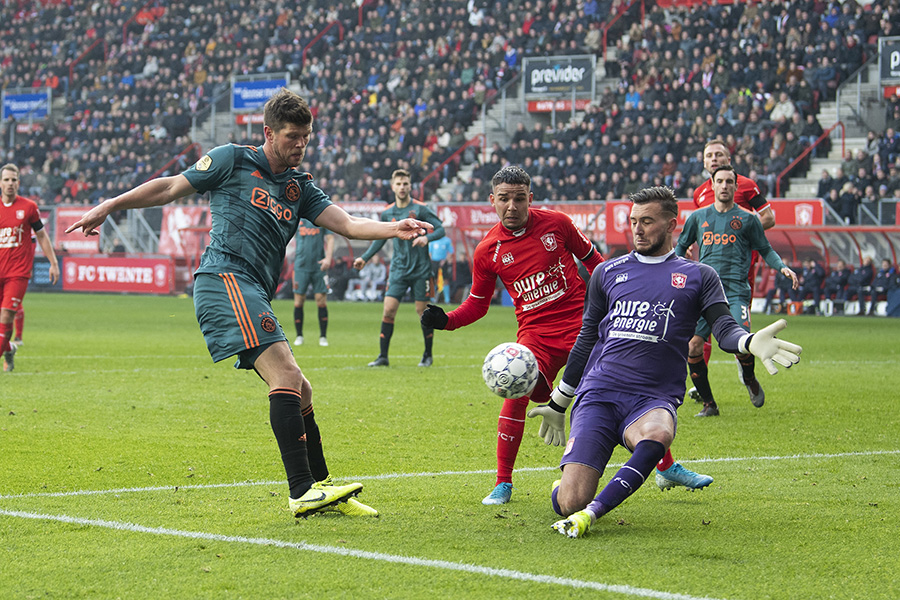 Huntelaar Vs Twente 900