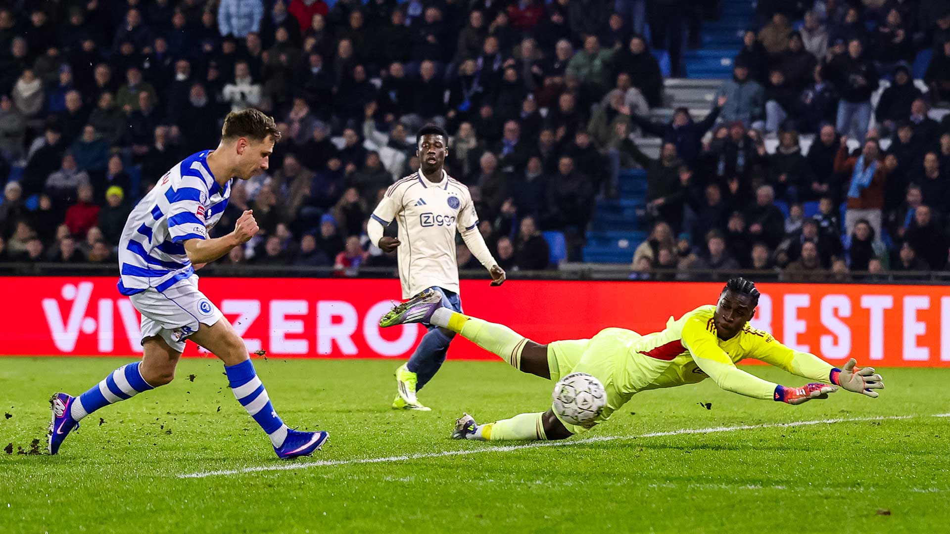 Jong Ajax kansloos op De Vijverberg