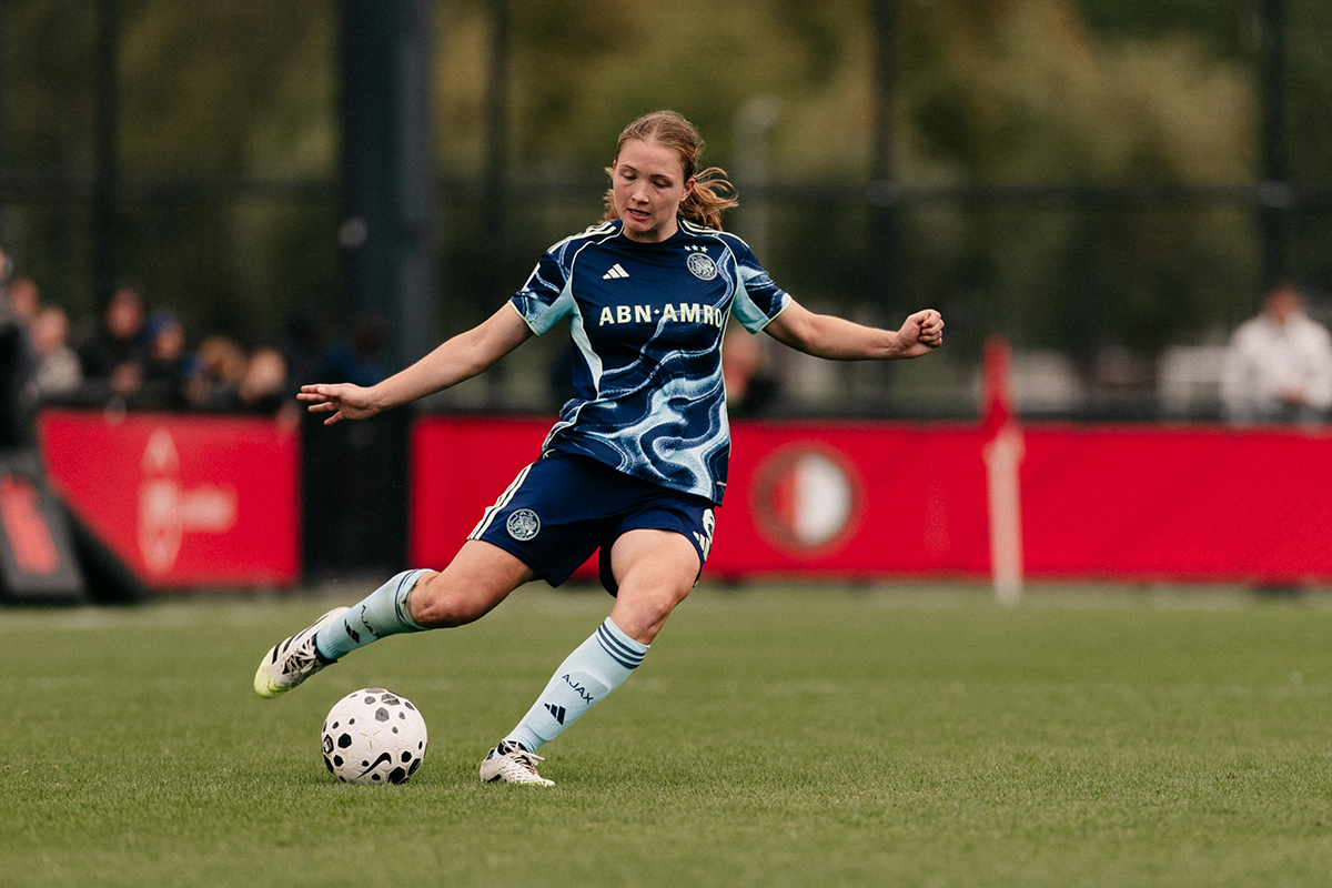 Jonna Van De Velde100 01