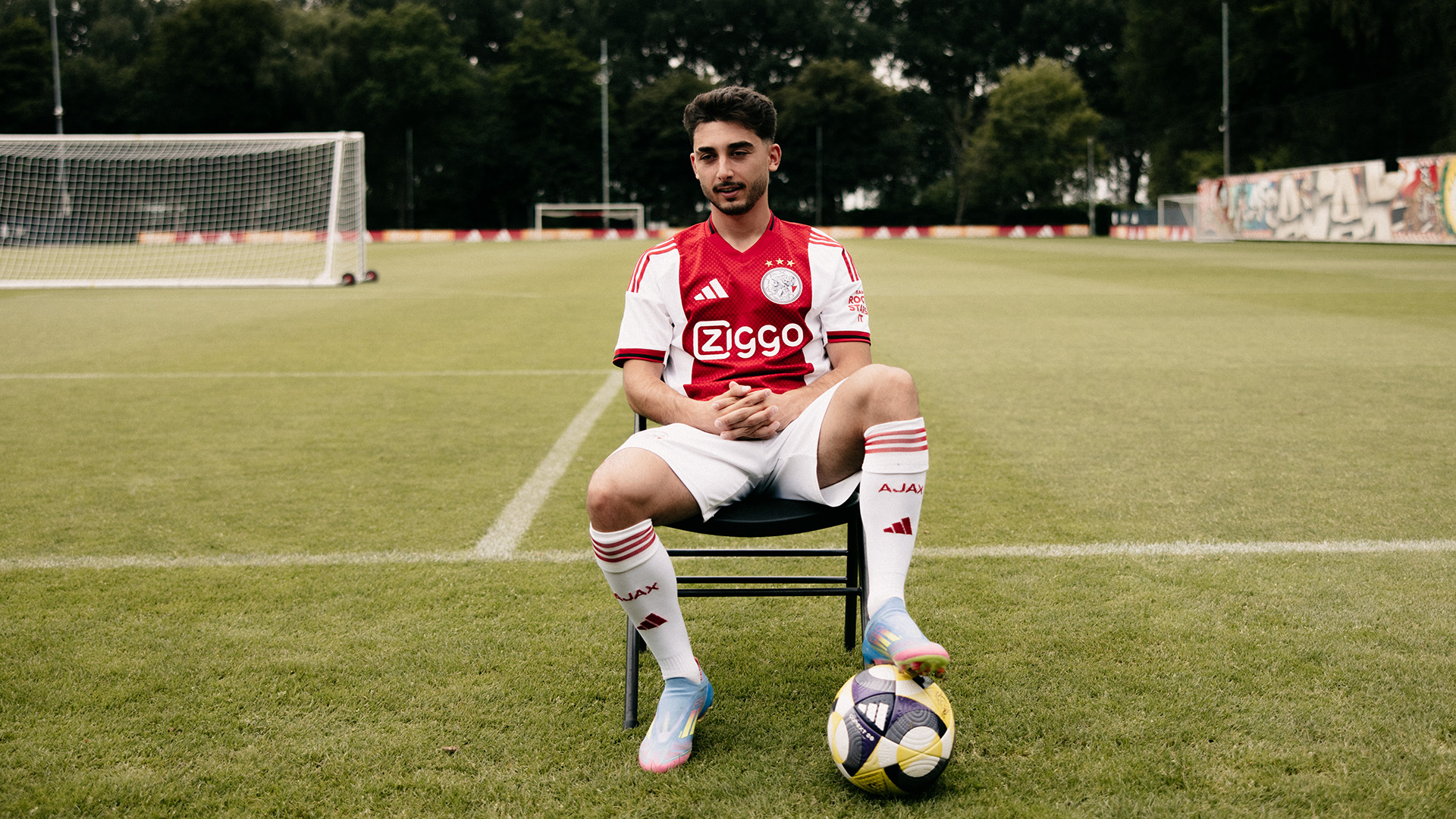 Moro: 'Ajax is ideale plek om me te ontwikkelen als voetballer'