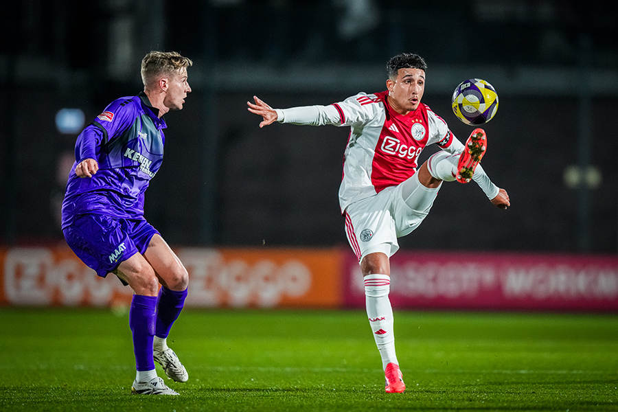 Jong Ajax Dordrecht 4