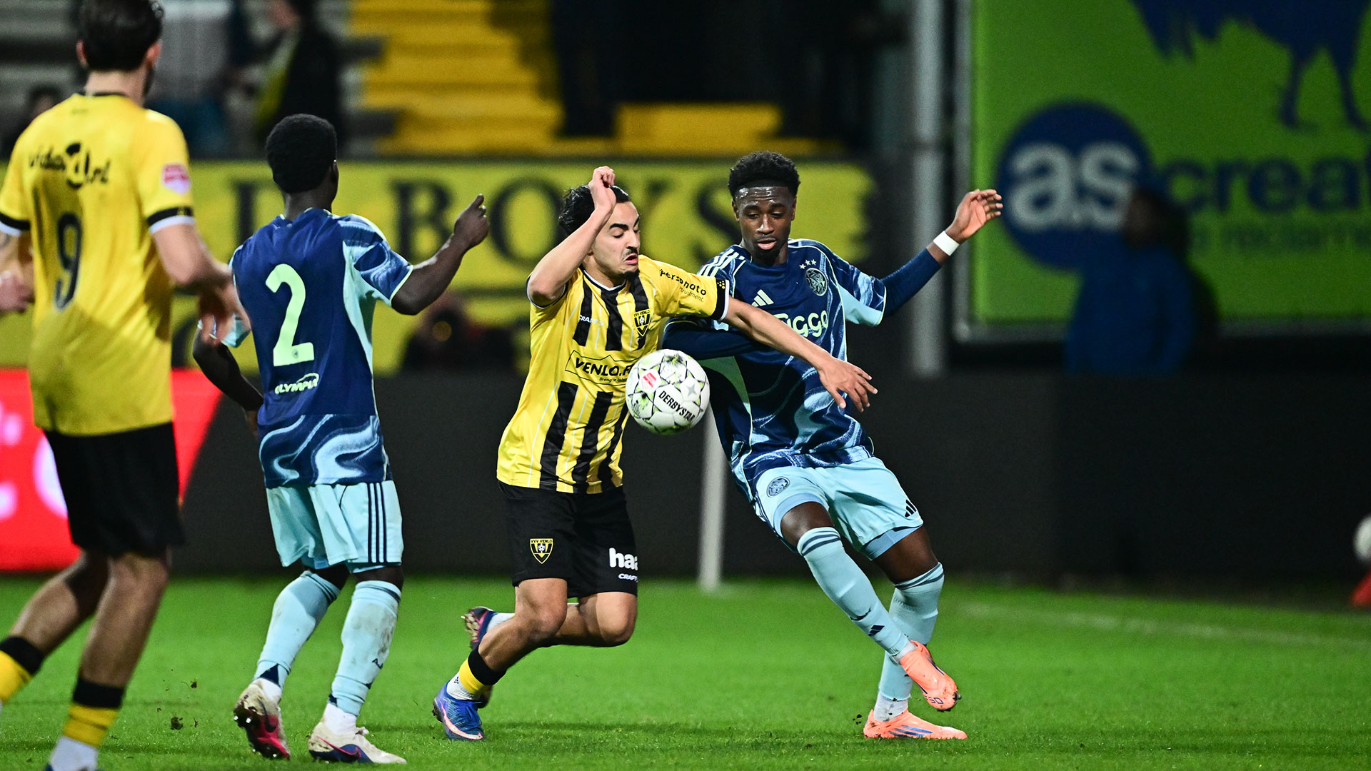 Jong Ajax wint bij VVV-Venlo en boekt tweede zege op rij