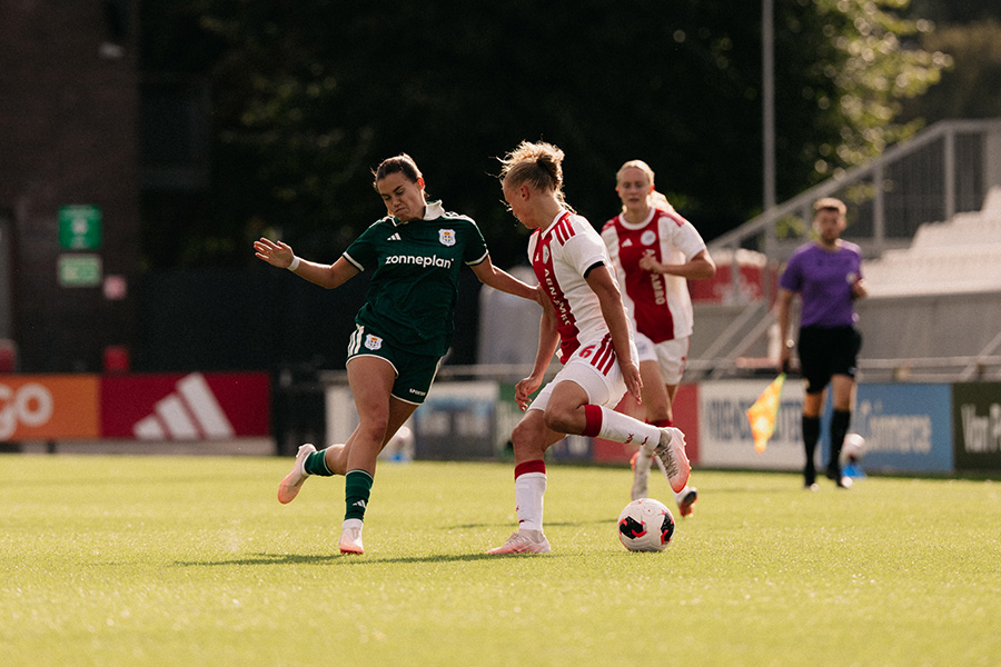 Ajaxvrouwenpec1