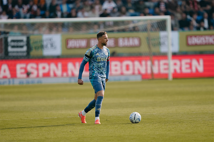 Henderson Aan De Bal
