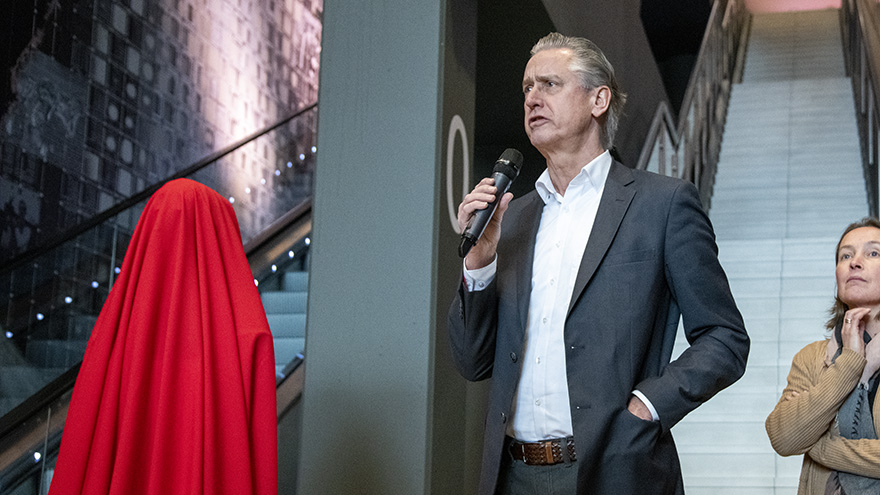 fotos-onthulling-johan-cruijff-wand-borstbeeld-3