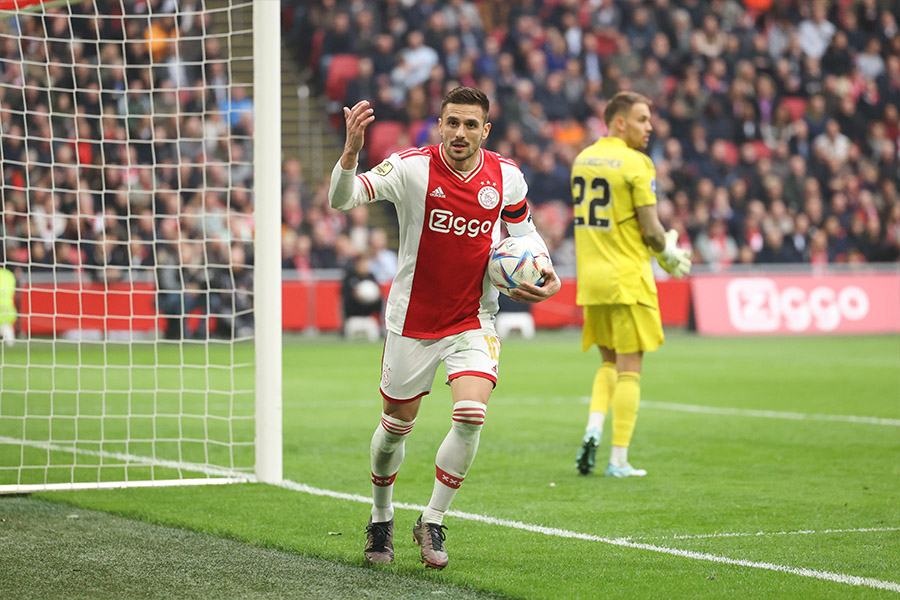 Tadic900