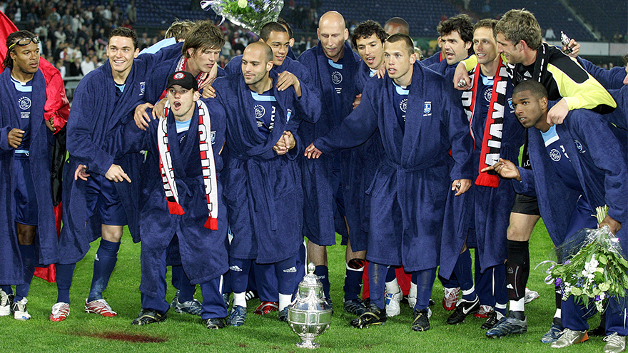 Ajax viert de winst van de KNVB Beker in 2007 (Stekelenburg staat rechts op de foto).