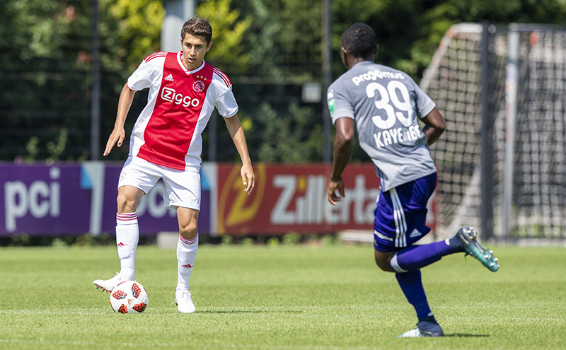 liveblog-nederlaag-ajax-anderlecht-spits-eert-nouri-23