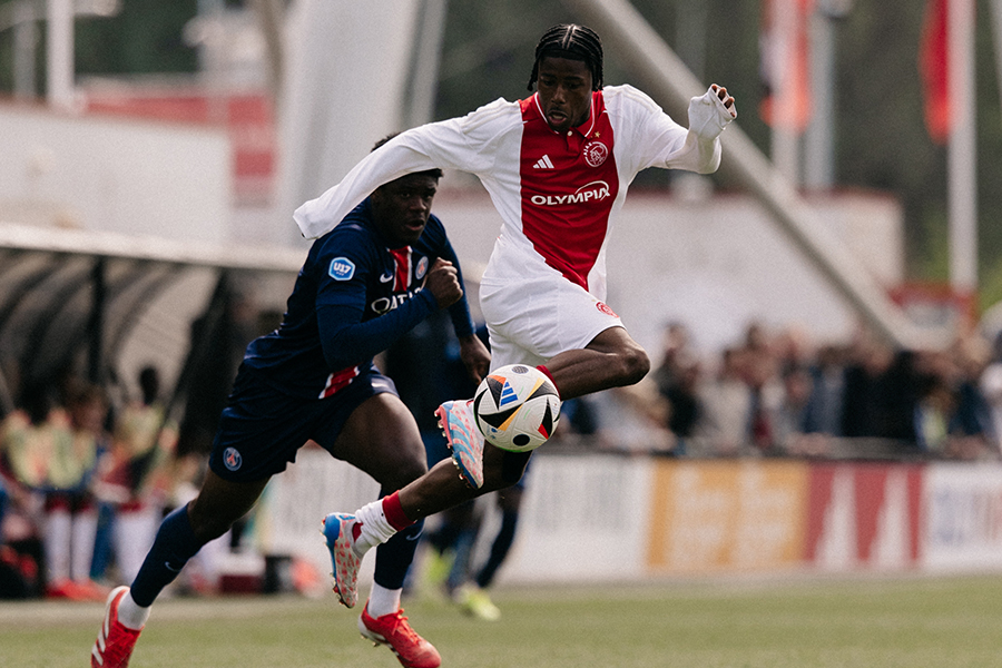 Ajax PSG 8
