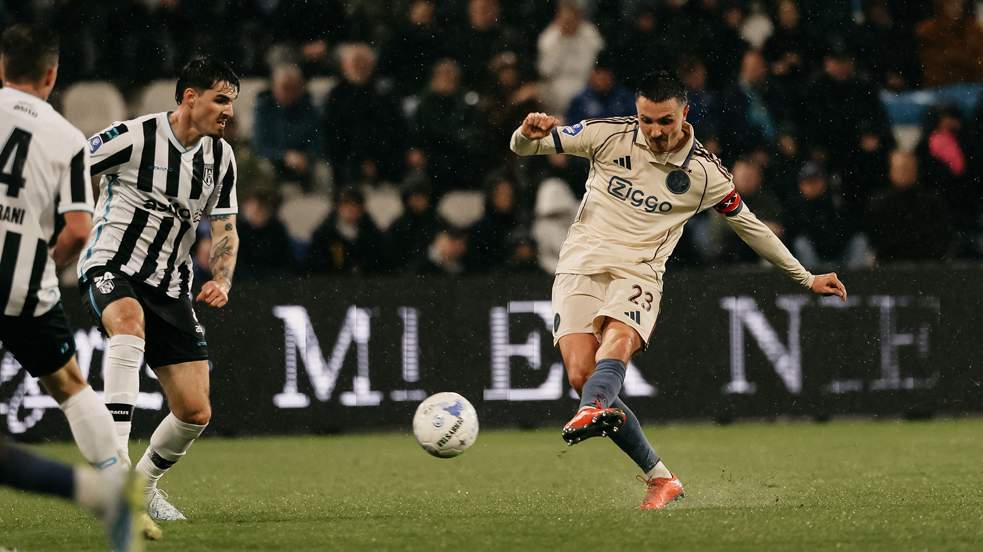 Highlights Heracles - Ajax | Berghuis bepalend in Almelo