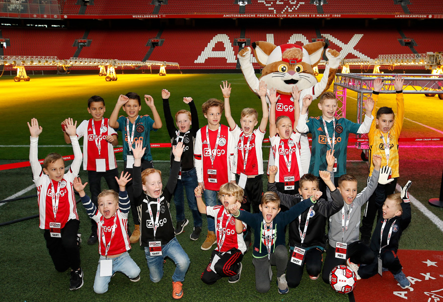 kids-club-persconferentie-lachen-gieren-brullen-8