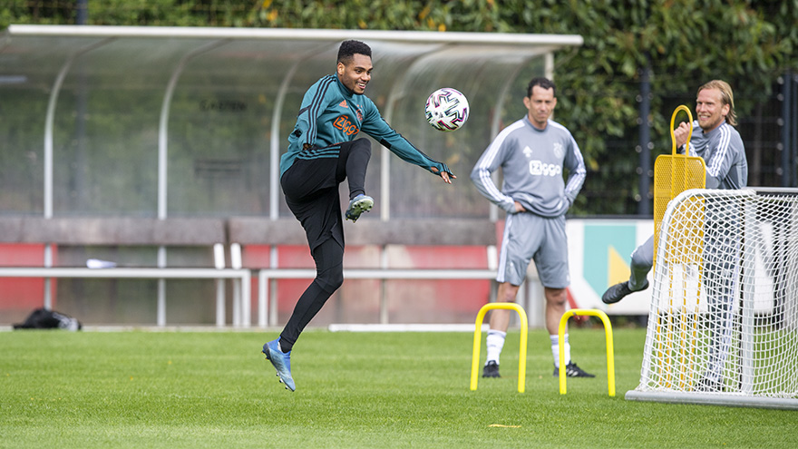 fotos-ajacieden-hervatten-training-in-drietallen-47