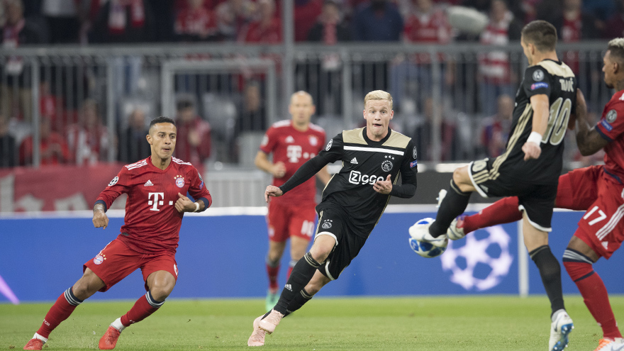ajax-na-bayern-uit-nog-steeds-koploper-3