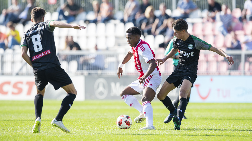 de-toekomst-o19-bijt-zich-stuk-op-fc-groningen-o16-ruim-langs-volendam-7
