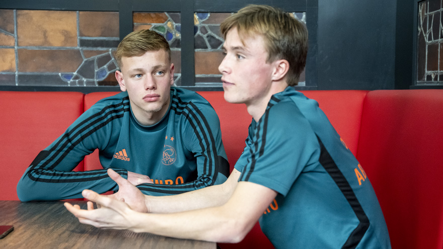 connection-de-waal-warmerdam-bespreken-alles-met-elkaar-2