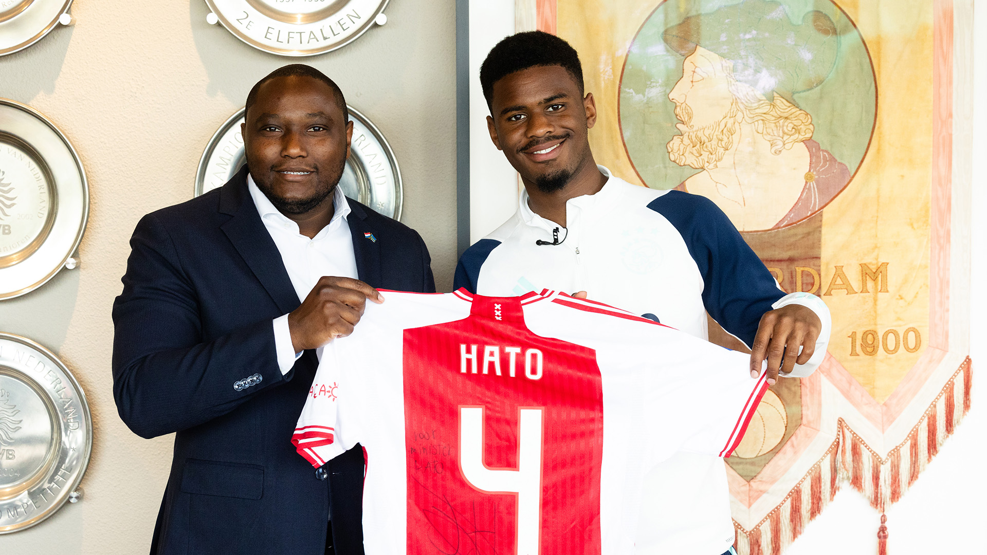 Jorrel Hato ontmoet minister van Justitie Hato