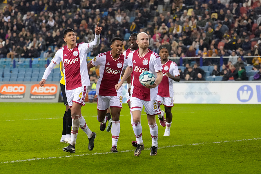 Edson Juicht Met Team 900