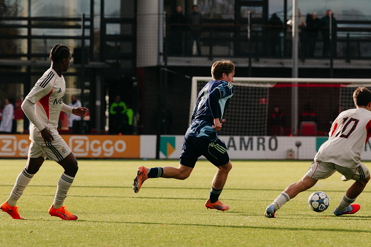 Ajaben Messori Eerste Helft