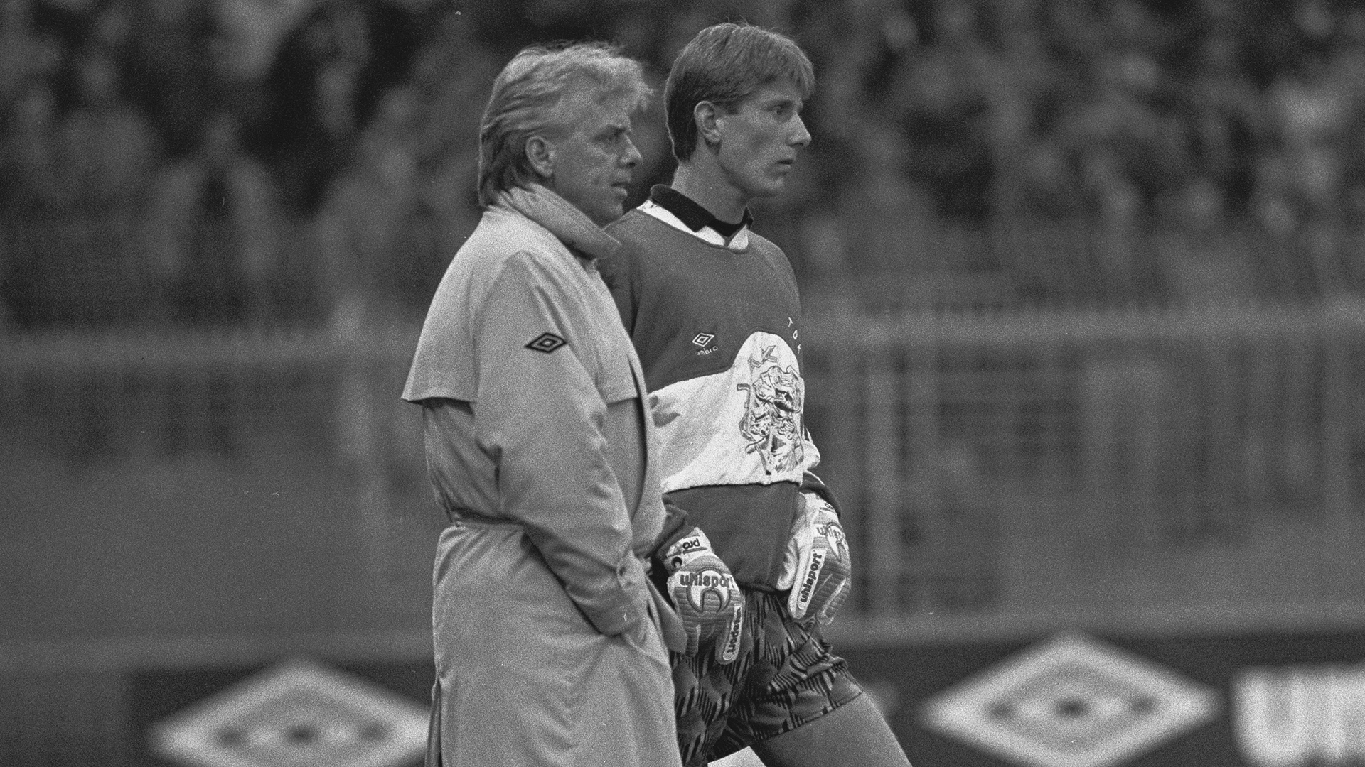 On This Day | Debuut Van der Sar