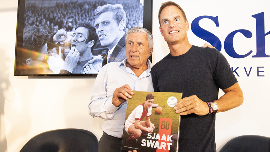 sjaak-swart-81-jaar-heb-jij-het-carriereboek-van-mister-ajax-al--1