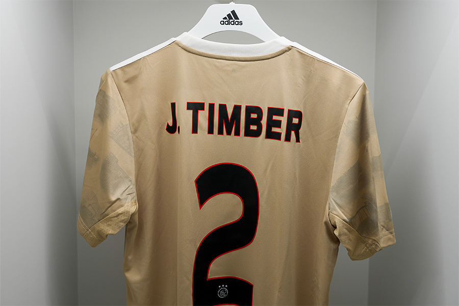 Timber Kleedkamer 900