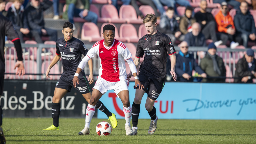 toekomst-alert-ruime-zege-in-klassieker-en-winst-voor-ajax-o19--7