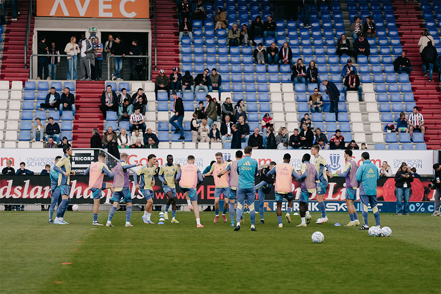 Warm Up Hele Team