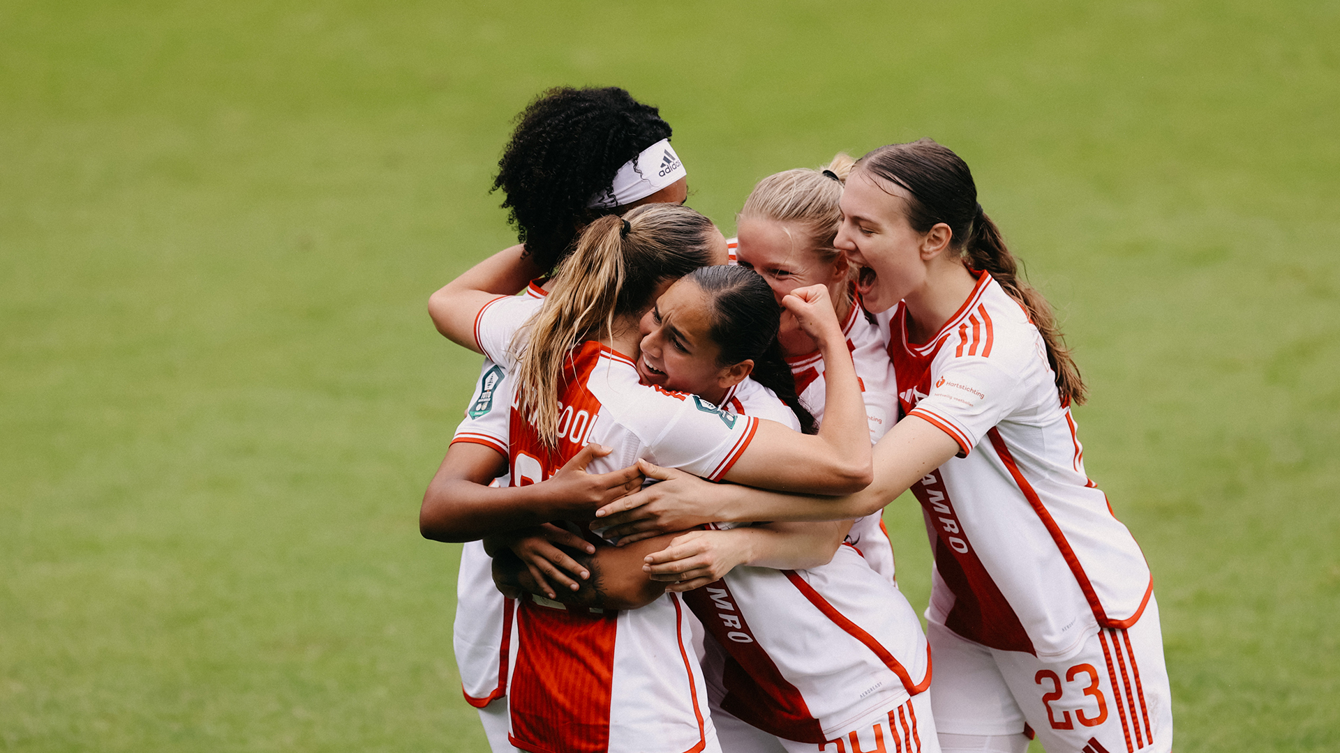 Ajax Vrouwen winnen KNVB Beker