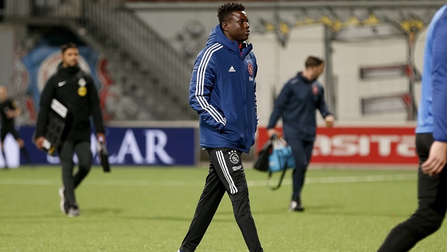 Hassane Bandé, vervroegd teruggekeerd van een verhuurperiode, zat voor het eerst bij de wedstrijdselectie van Jong Ajax.